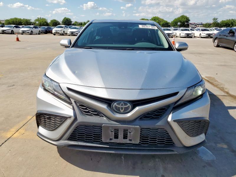  TOYOTA CAMRY 2023 Серебристый
