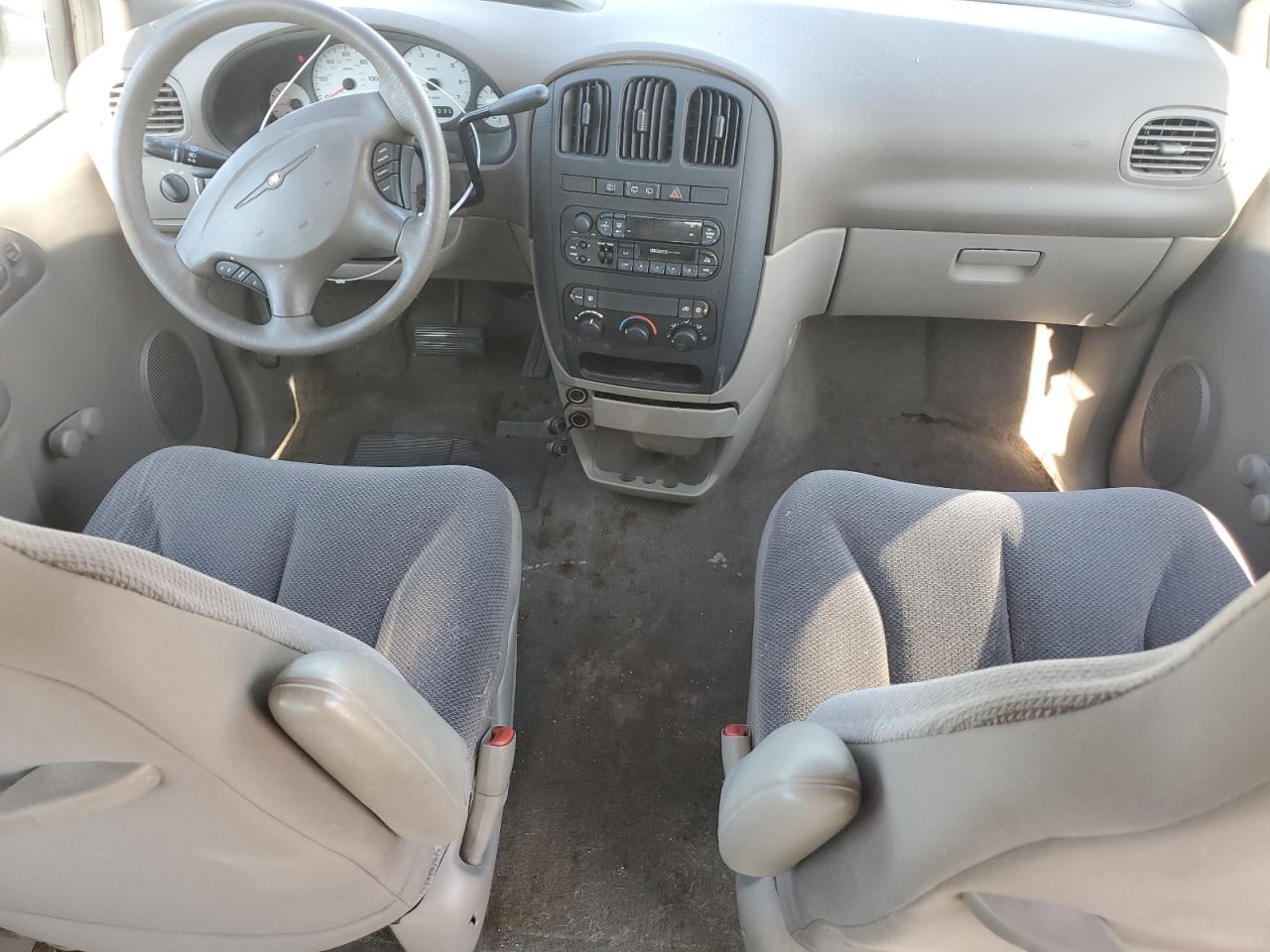 2001 Chrysler Voyager VIN: 1C4GJ25341B273720 Lot: 60911115