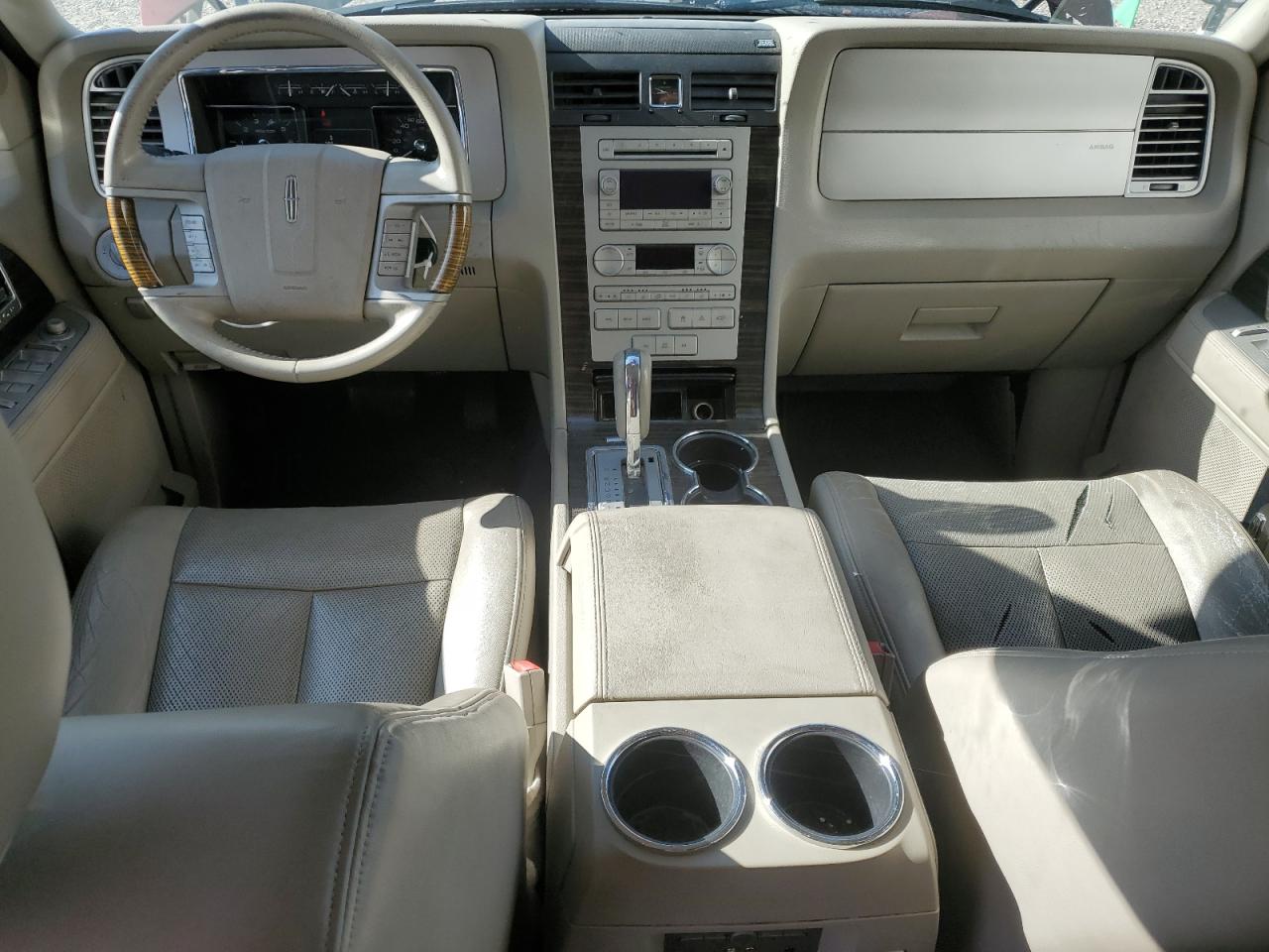 2010 Lincoln Navigator VIN: 5LMJJ2J59AEJ05205 Lot: 61748255