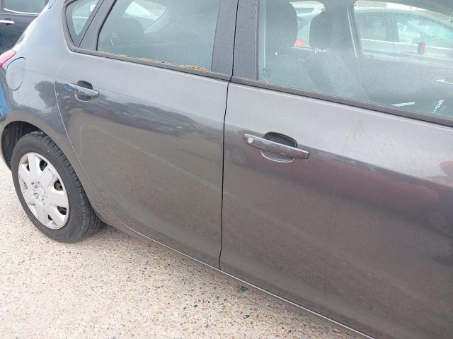 2011 VAUXHALL ASTRA 1.6I 16V EXCLUSIV 5DR