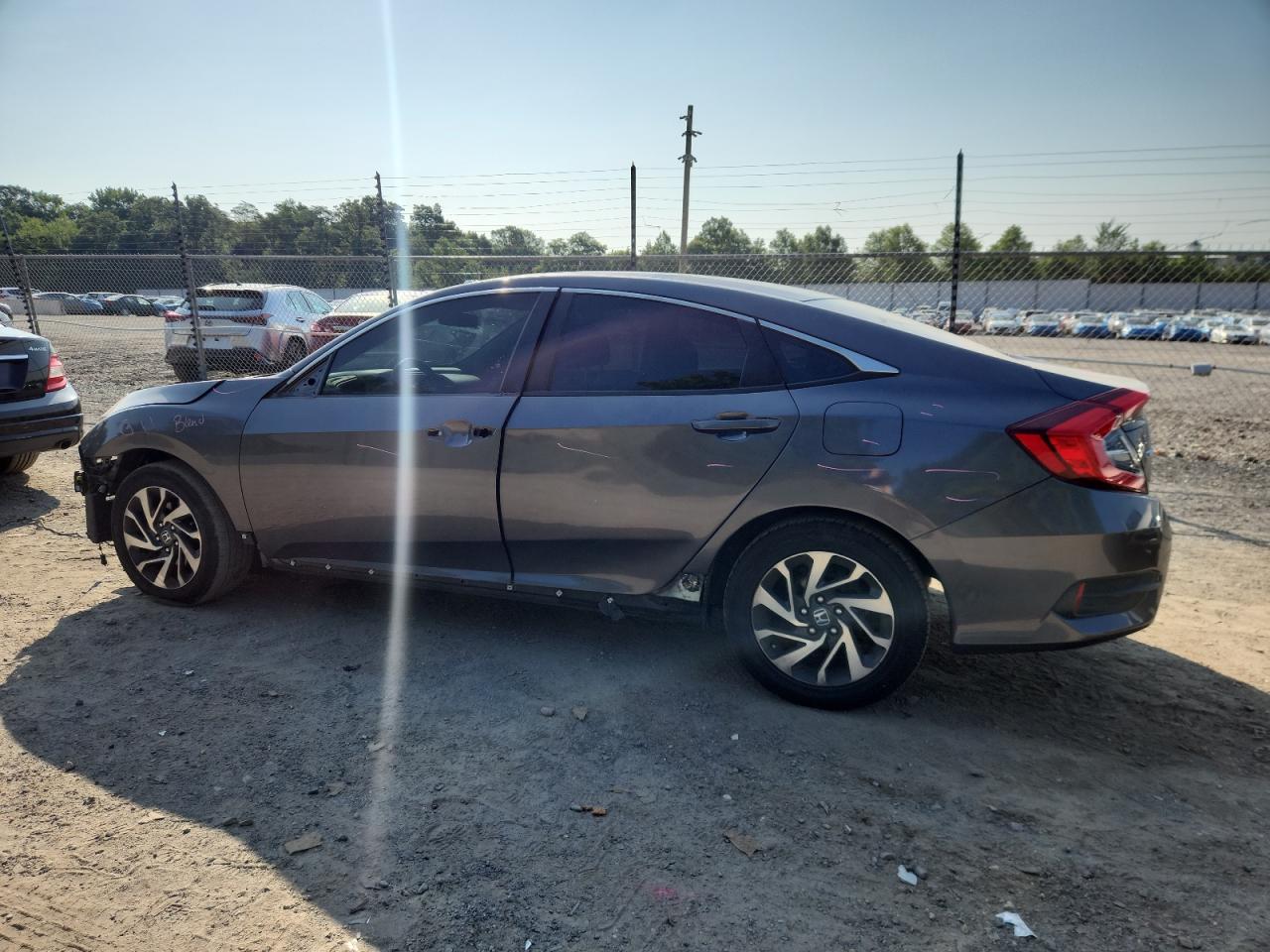 HONDA CIVIC 2016 VIN 2HGFC2F78GH571261 photo 2