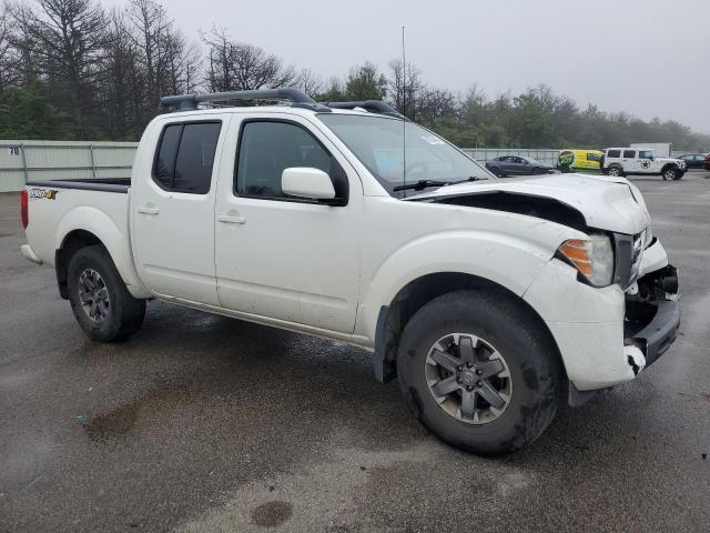  NISSAN FRONTIER 2017 Biały