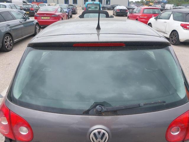2005 VOLKSWAGEN GOLF S AUT