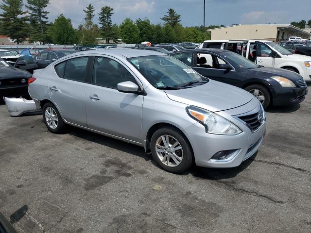  NISSAN VERSA 2015 Srebrny
