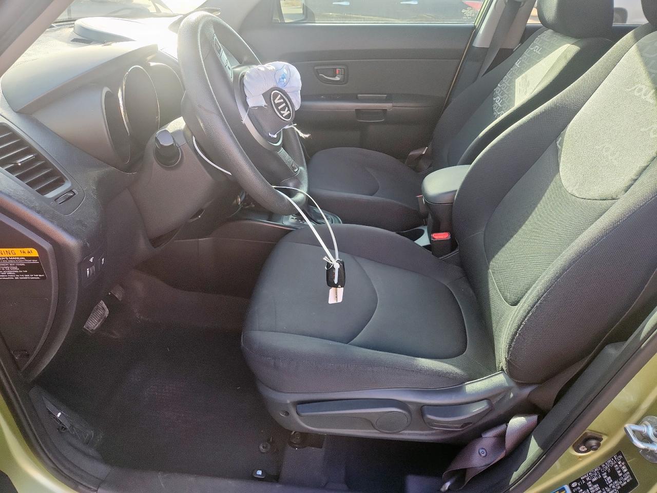 2011 Kia Soul + VIN: KNDJT2A20B7212317 Lot: 62645555
