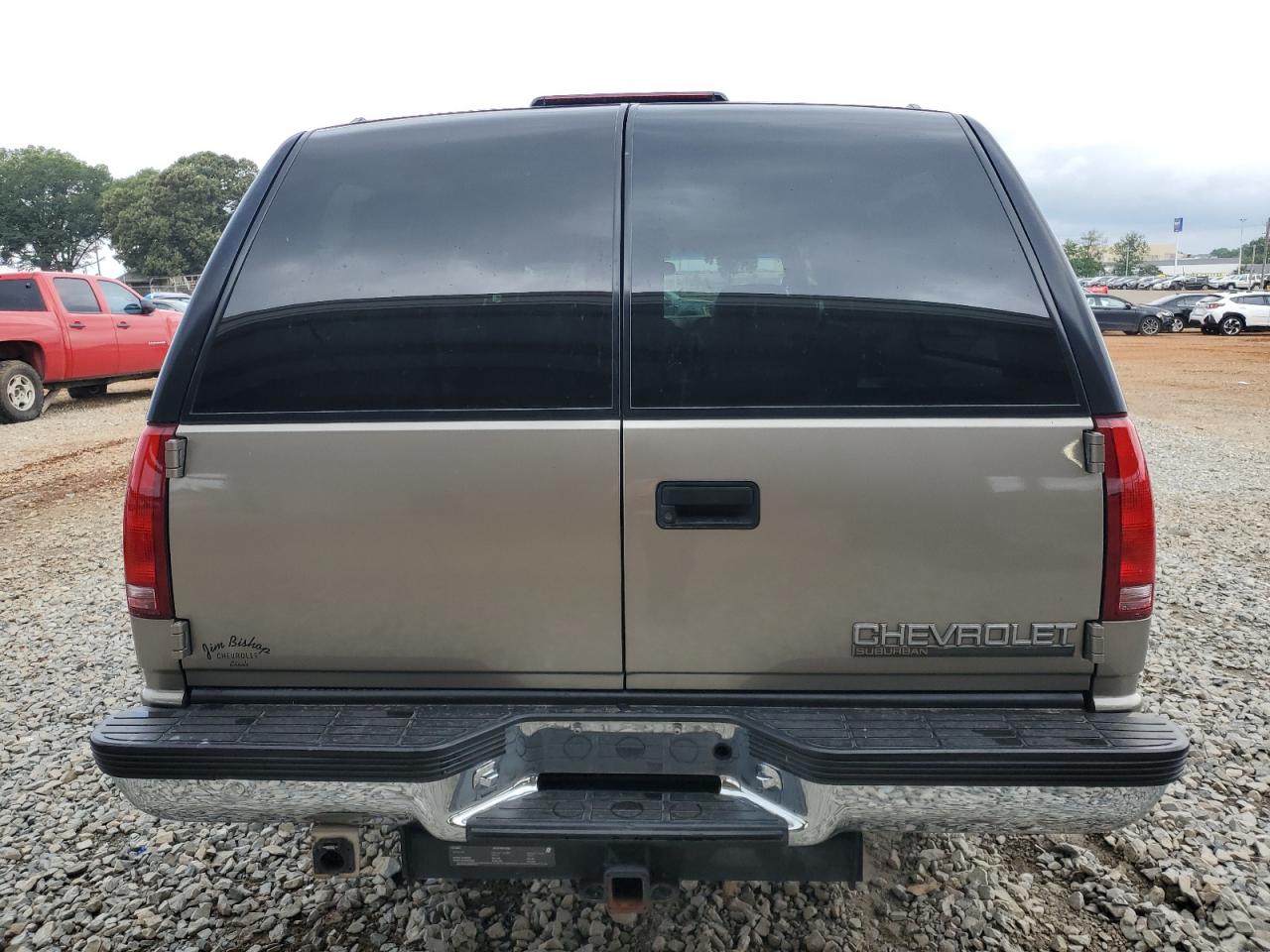 1999 Chevrolet Suburban C1500 VIN: 1GNEC16R3XJ559417 Lot: 61347455