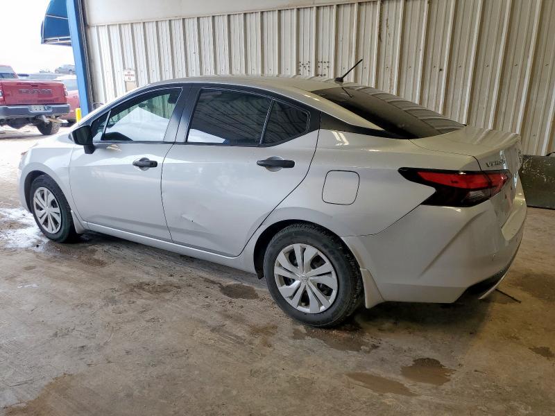  NISSAN VERSA 2020 Srebrny