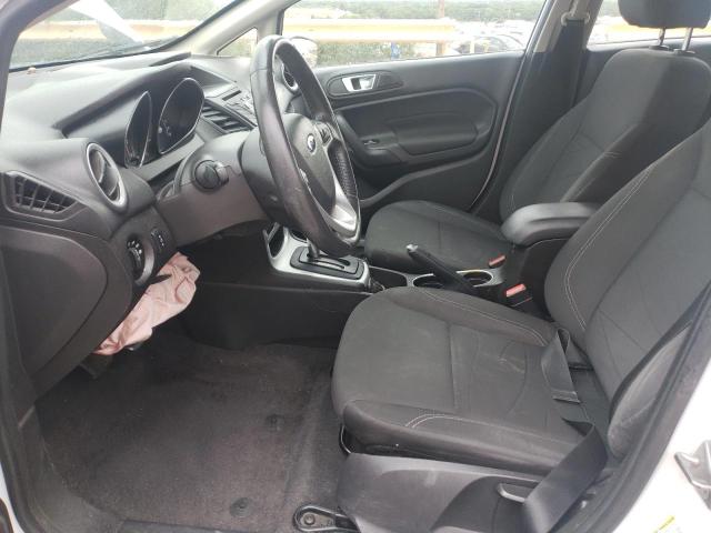 Sedans FORD FIESTA 2015 White