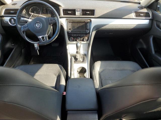 Sedans VOLKSWAGEN PASSAT 2013 Srebrny