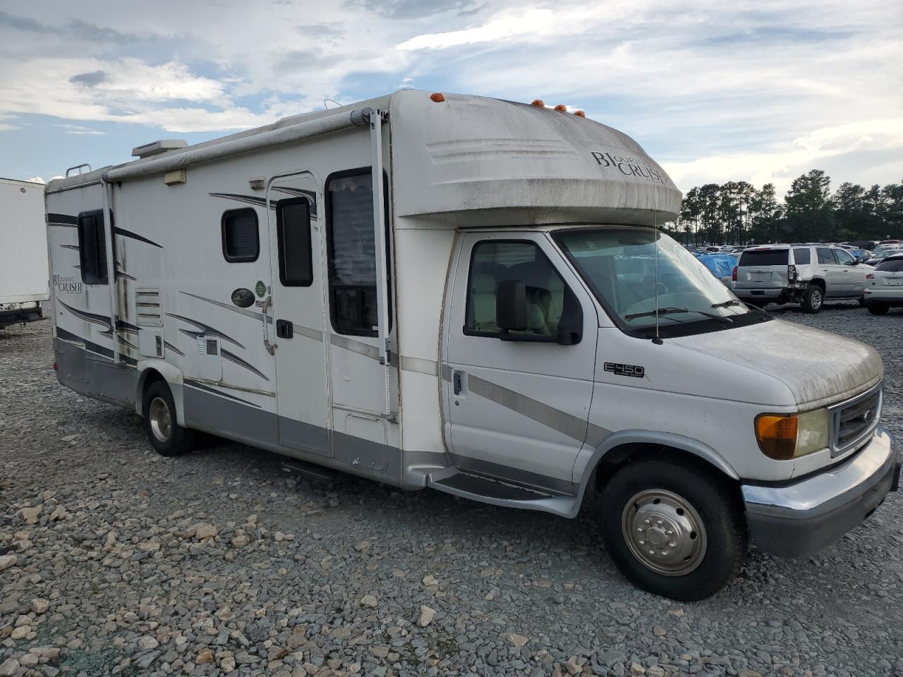 2005 Ford Econoline E450 Super Duty Cutaway Van for Sale in Dunn, NC - Minor Dent/Scratches