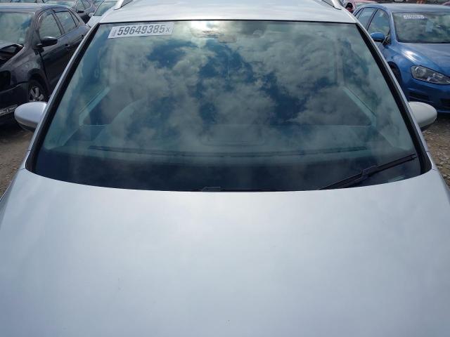 2011 VOLKSWAGEN TOURAN SE