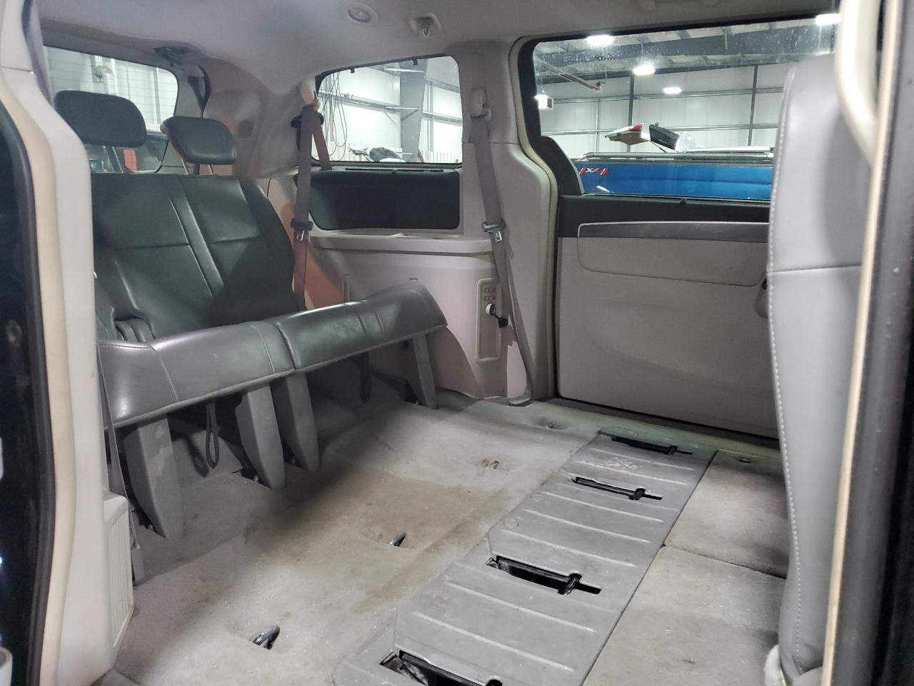 2010 Volkswagen Routan Se VIN: 2V4RW3D15AR296219 Lot: 61959615