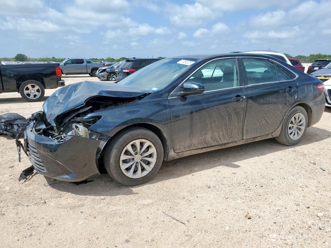 2016 Toyota Camry Le იყიდება San Antonio-ში, TX - Front End