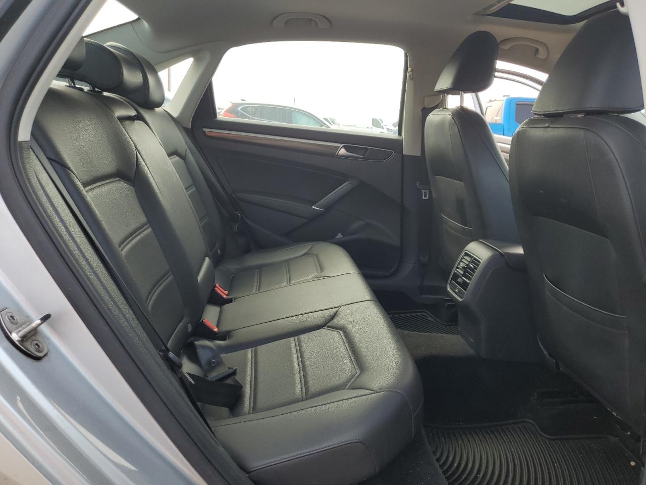 2018 Volkswagen Passat Se VIN: 1VWBA7A31JC015191 Lot: 61254745