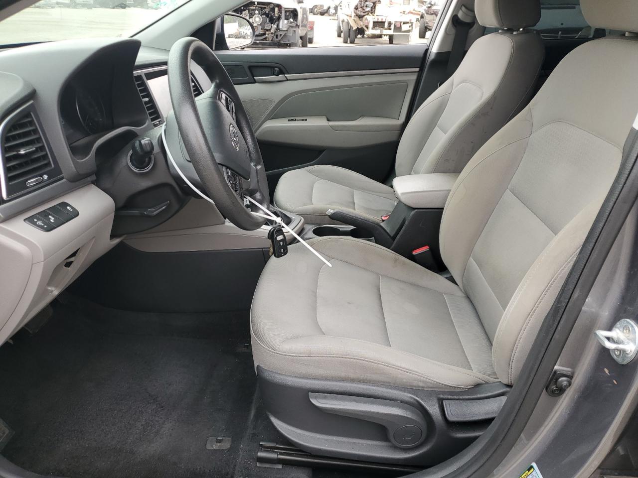 HYUNDAI ELANTRA 2018 VIN 5NPD84LF4JH240805 photo 7