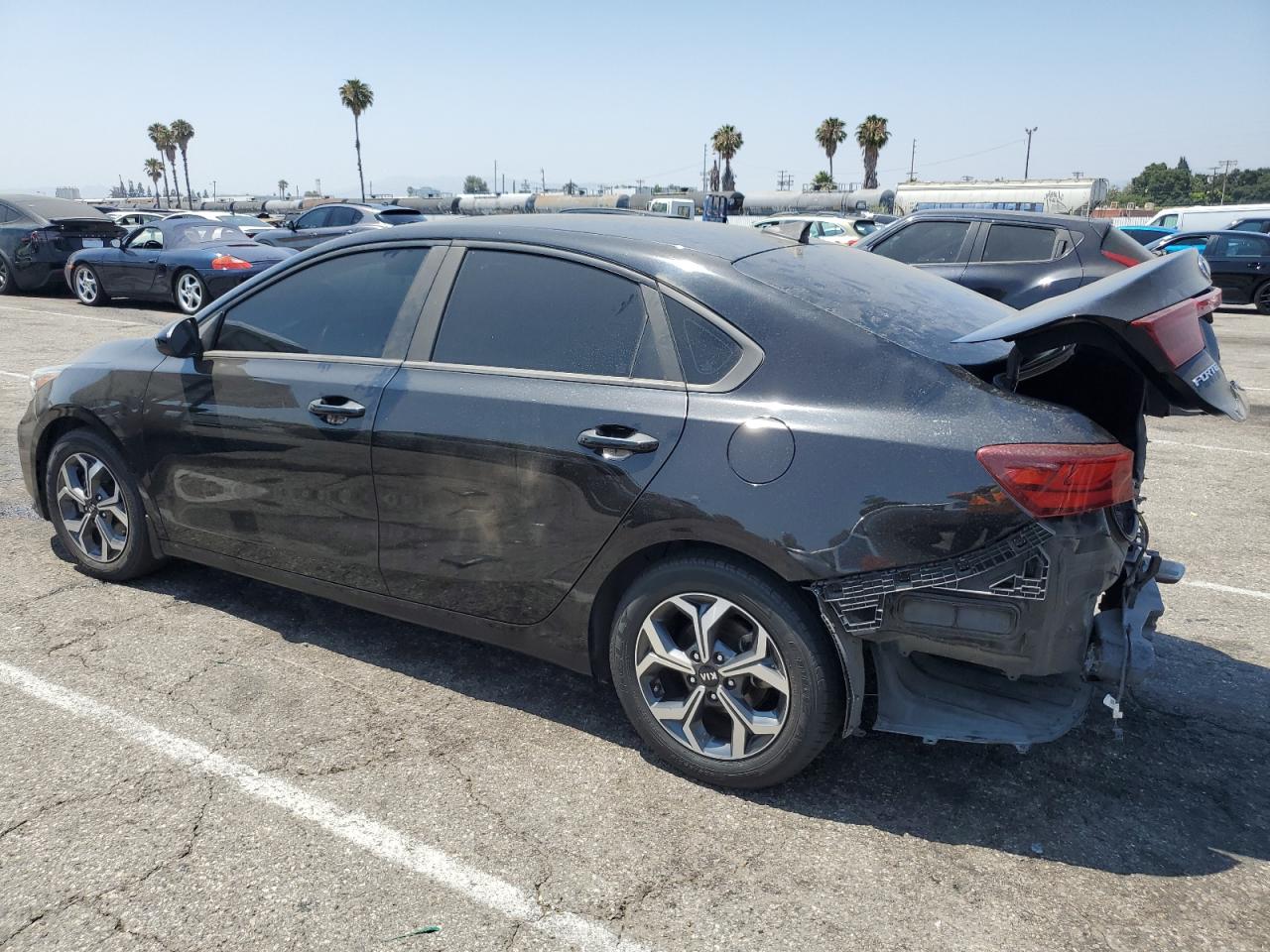 KIA FORTE 2019 VIN 3KPF24AD3KE072091 photo 2