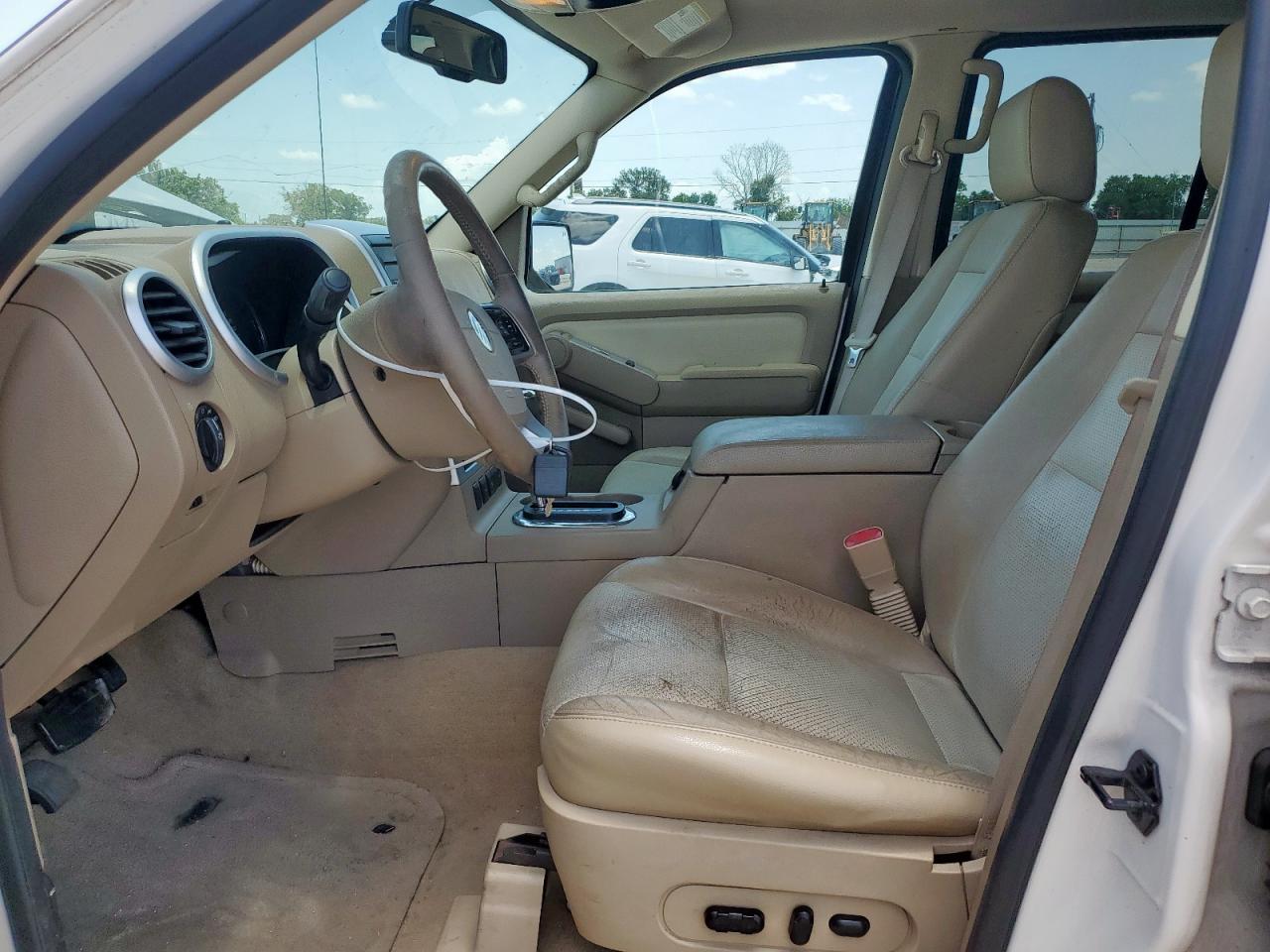 2007 Mercury Mountaineer Premier VIN: 4M2EU38877UJ18730 Lot: 61207865