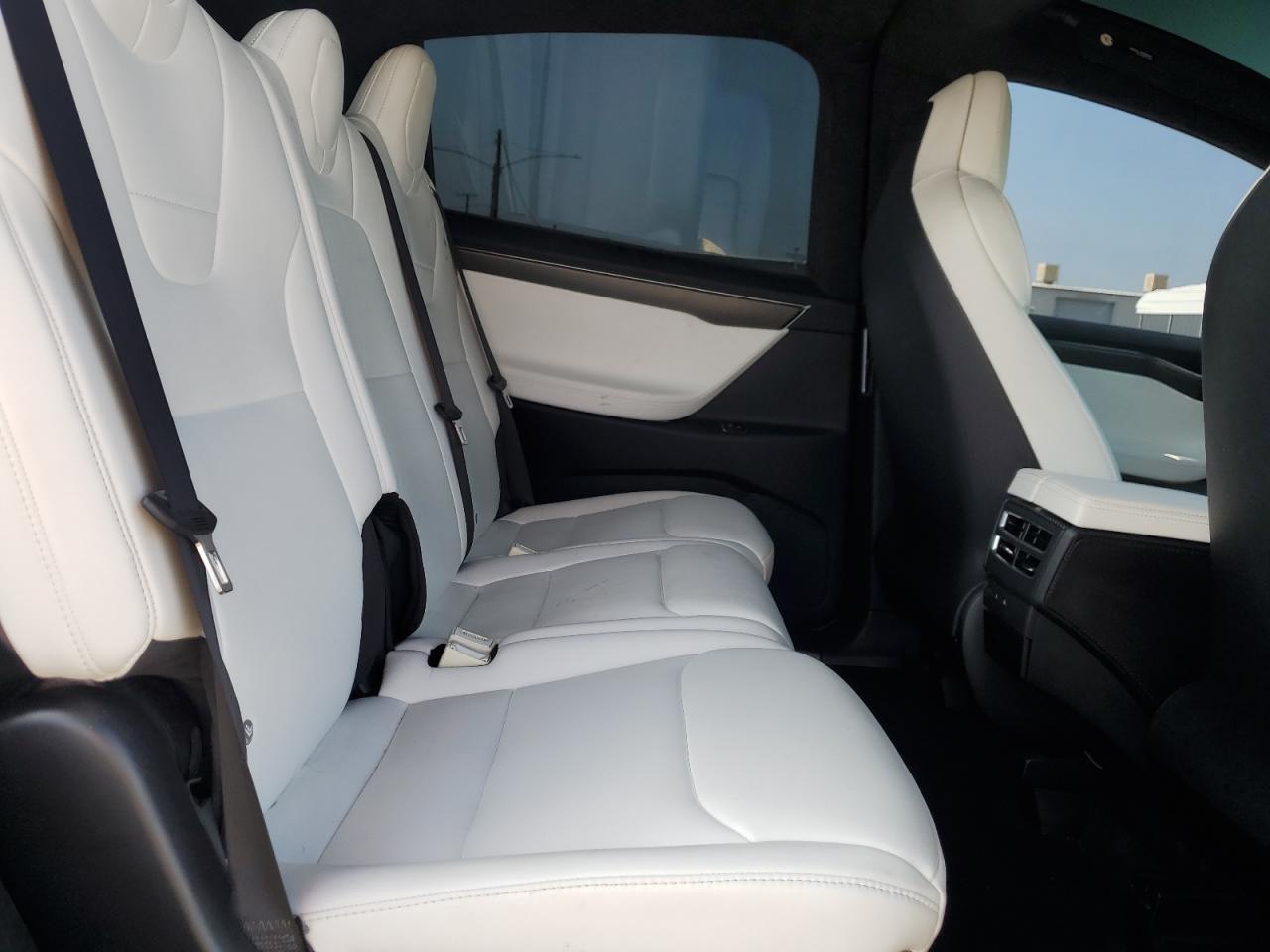 2017 Tesla Model X VIN: 5YJXCAE2XHF050195 Lot: 59854585