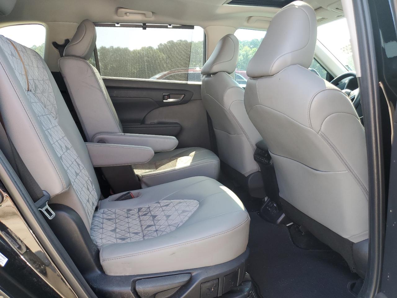 2022 Toyota Highlander Hybrid Xle VIN: 5TDAARAH7NS511607 Lot: 61696985