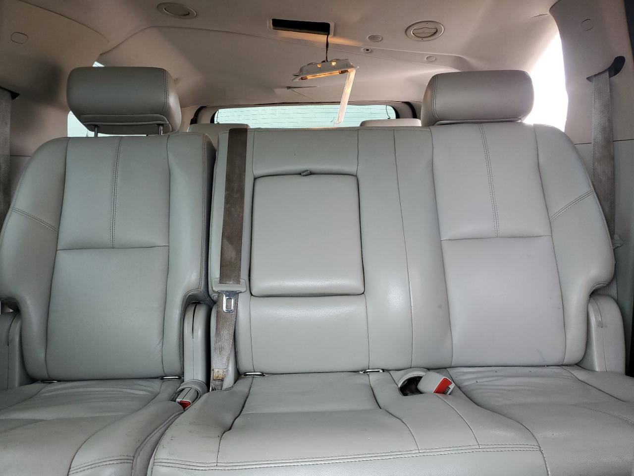 2010 Chevrolet Suburban K1500 Lt VIN: 1GNUKJE39AR137057 Lot: 62516505