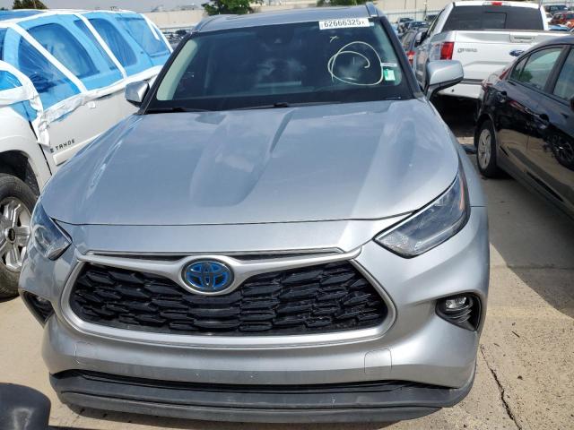  TOYOTA HIGHLANDER 2021 Srebrny