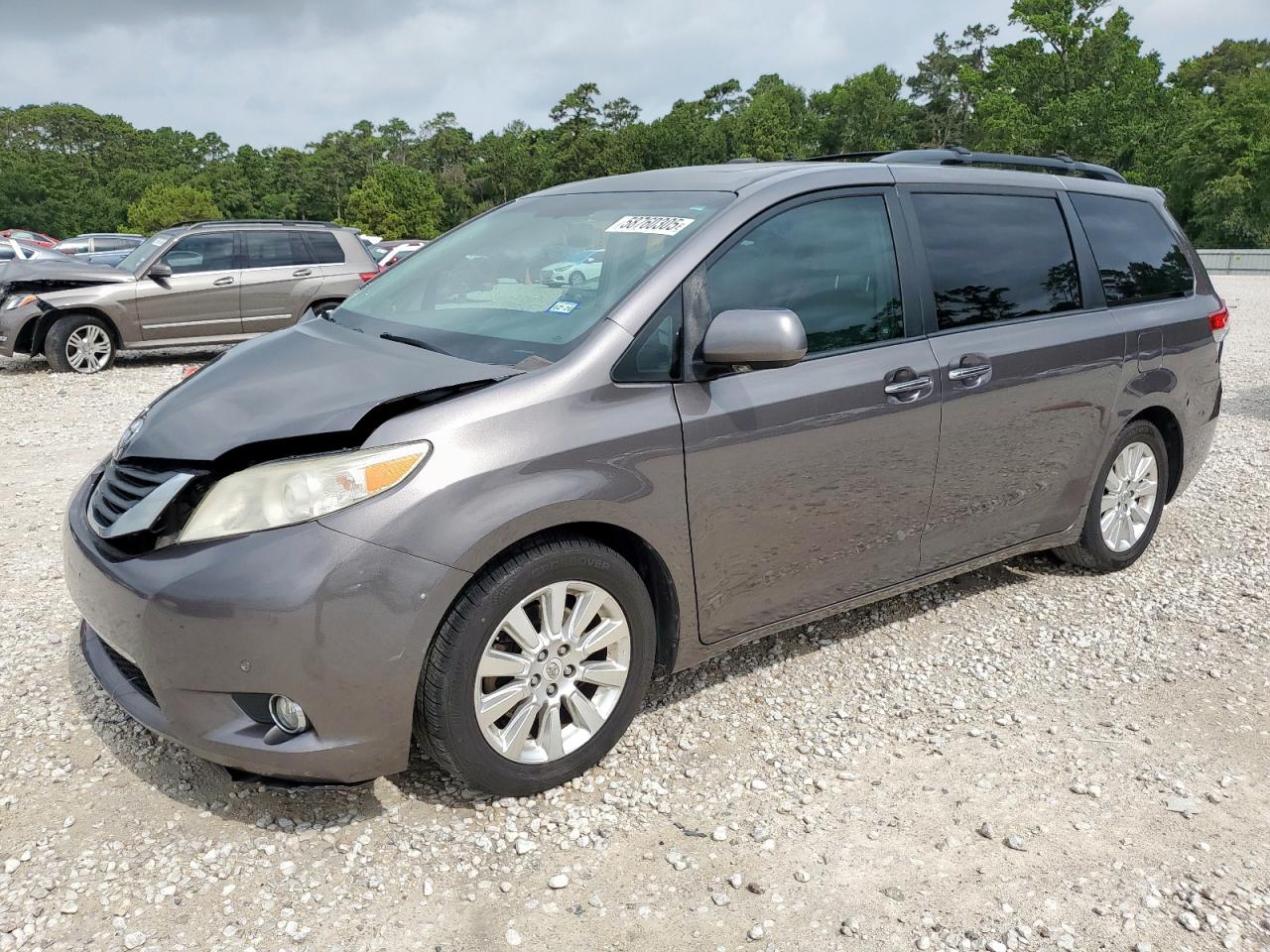 2012 Toyota Sienna Xle for Sale in Houston, TX - Front End