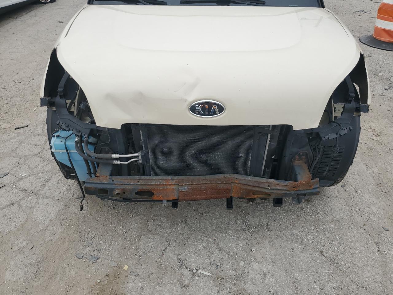 2011 Kia Soul + VIN: KNDJT2A21B7717783 Lot: 60940965