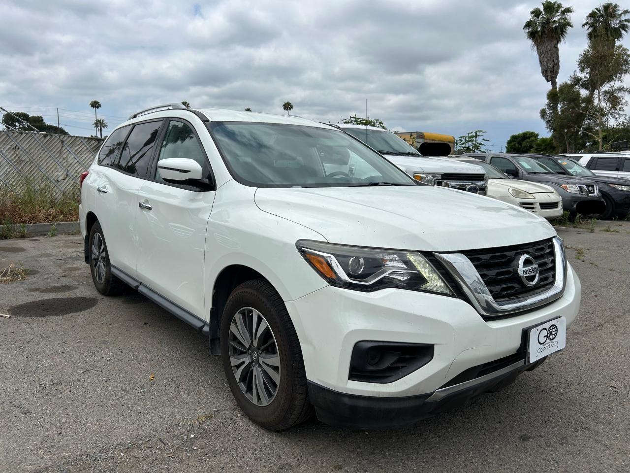 2017 Nissan Pathfinder S for Sale in Rancho Cucamonga, CA - Minor Dent/Scratches