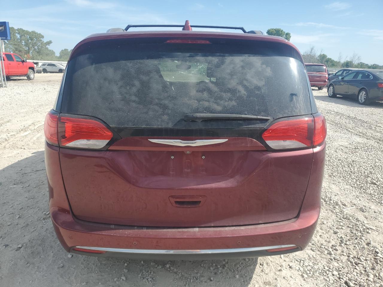 2017 Chrysler Pacifica Limited VIN: 2C4RC1GG8HR622130 Lot: 62574775