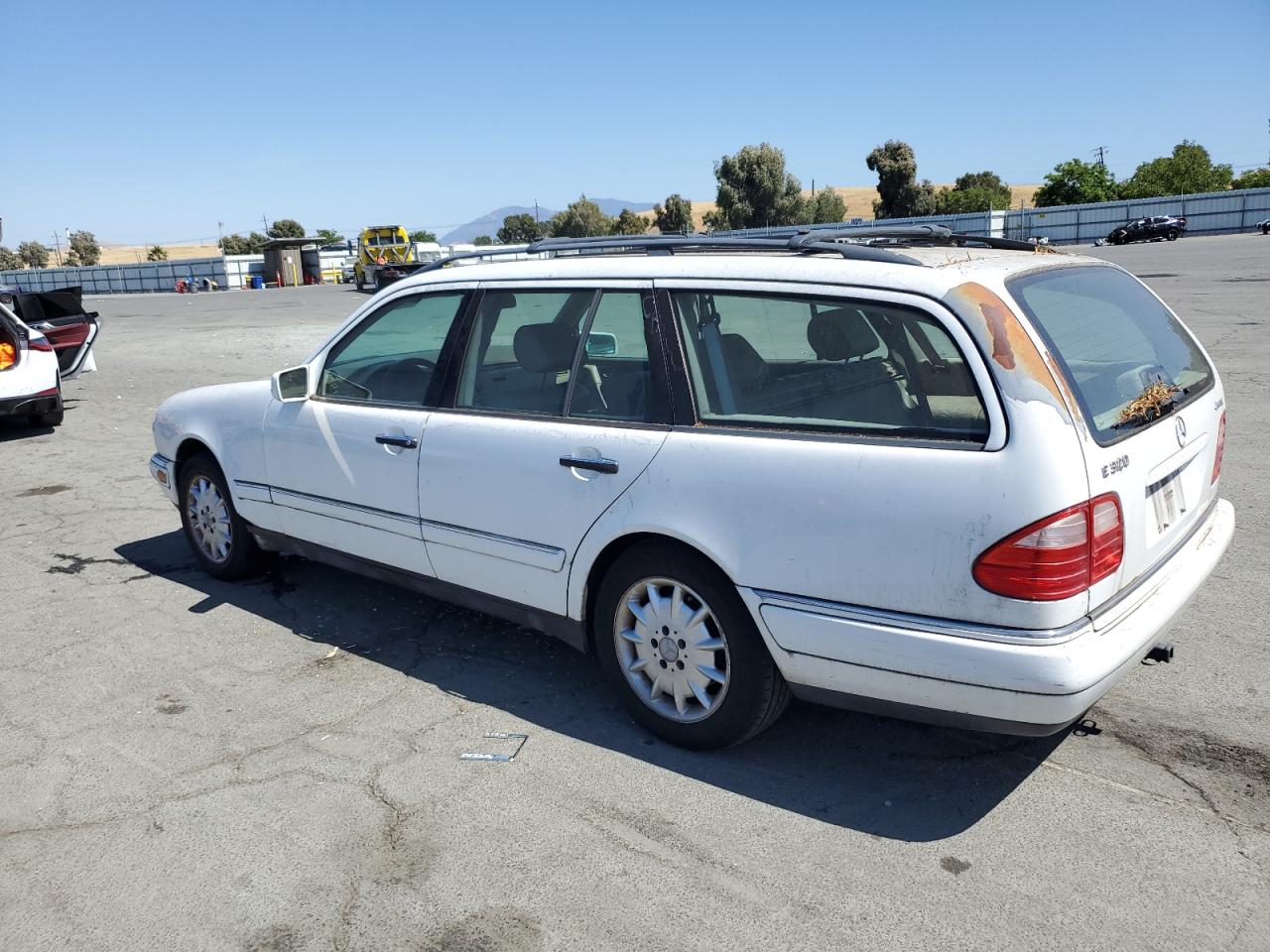 MERCEDES-BENZ E-CLASS 1999 VIN WDBJH82F0XX022271 zdjęcie 2
