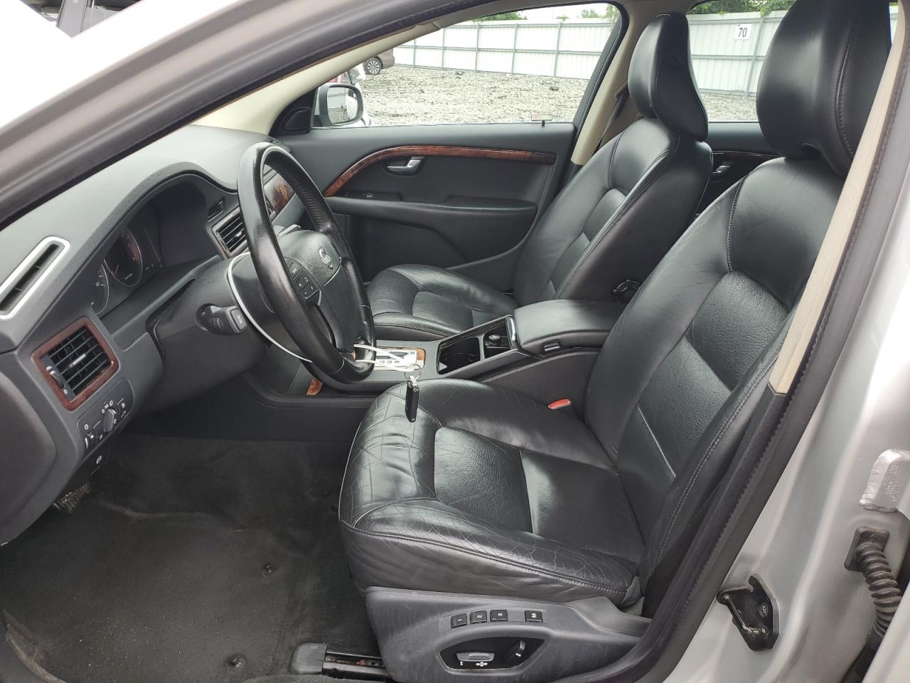 2008 Volvo V70 3.2 VIN: YV1BW982281052666 Lot: 60697165