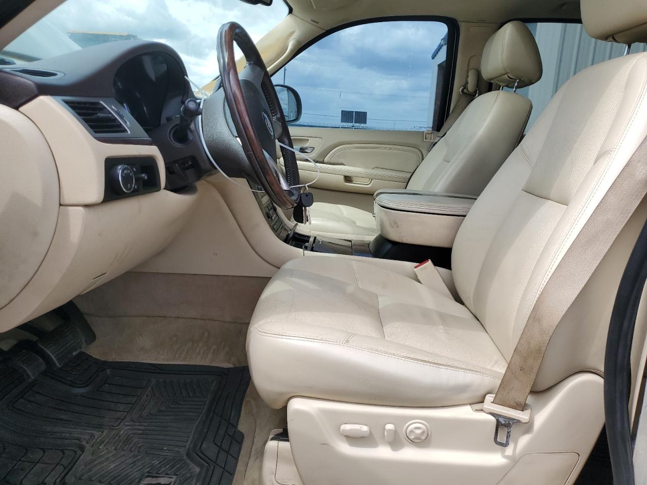 2007 Cadillac Escalade Luxury VIN: 1GYFK63807R282990 Lot: 62121795