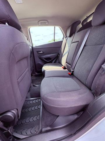 Parquets CHEVROLET TRAX 2016 Silver