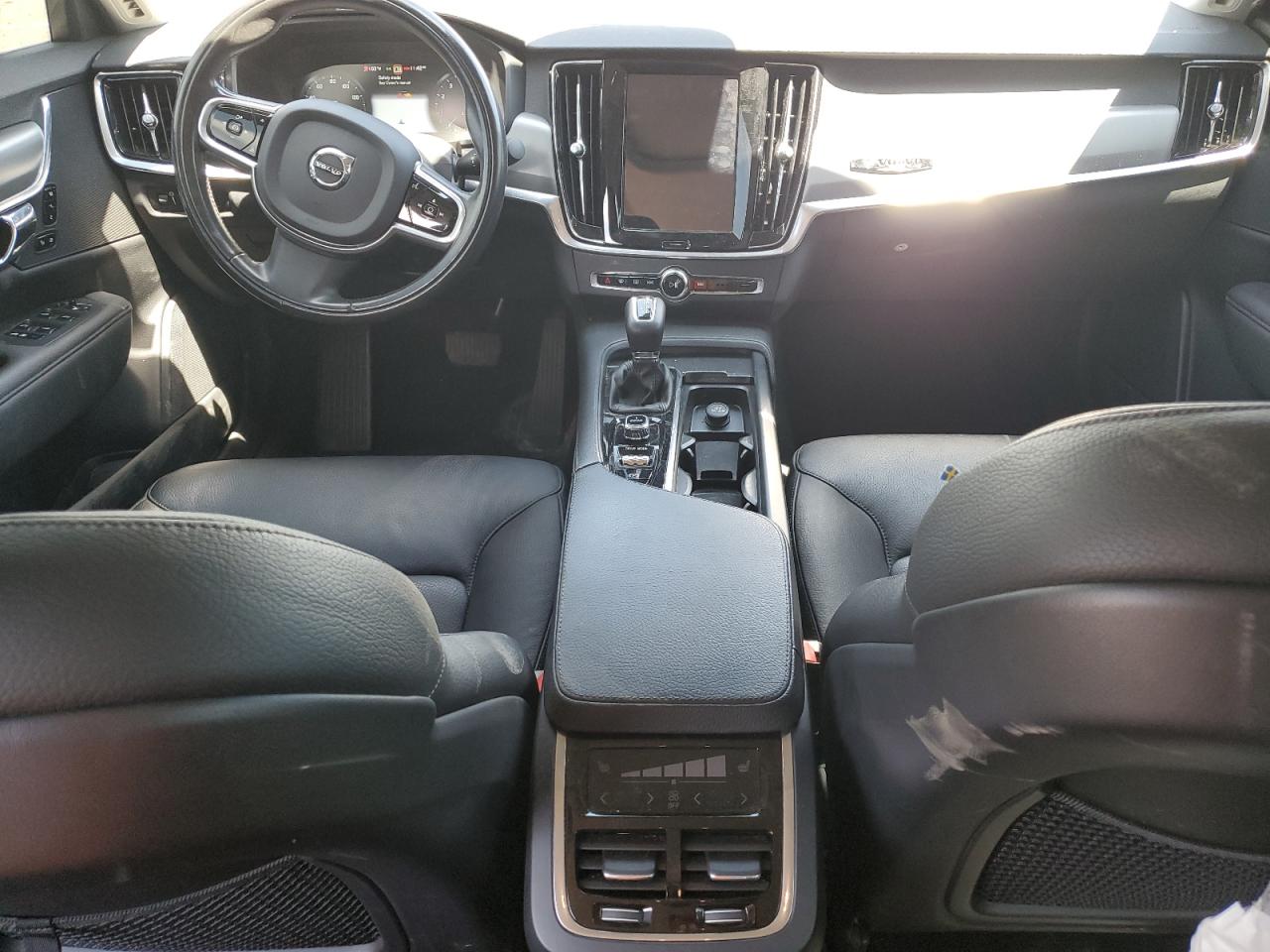 2017 Volvo S90 T6 Momentum VIN: YV1A22MK2H1003889 Lot: 62221485