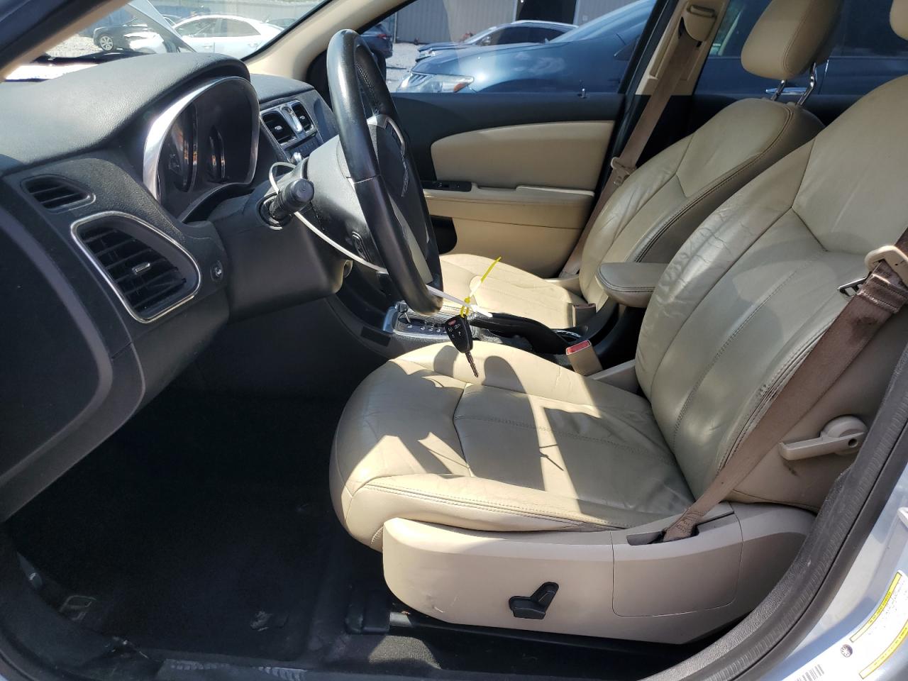 2013 Chrysler 200 Limited VIN: 1C3CCBCG4DN577197 Lot: 61673615