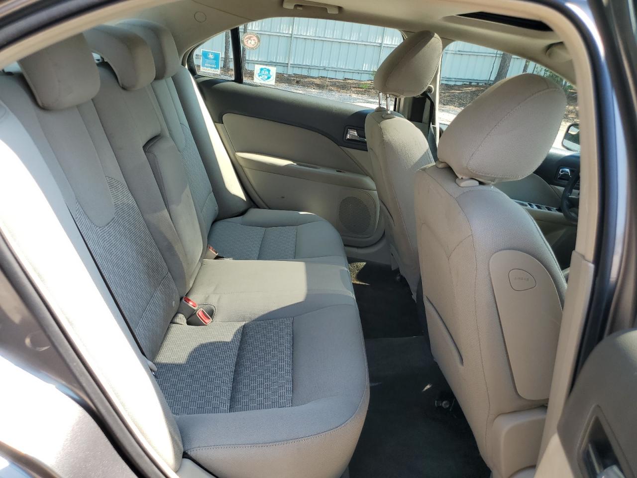2010 Ford Fusion Se VIN: 3FAHP0HA7AR272466 Lot: 63073015