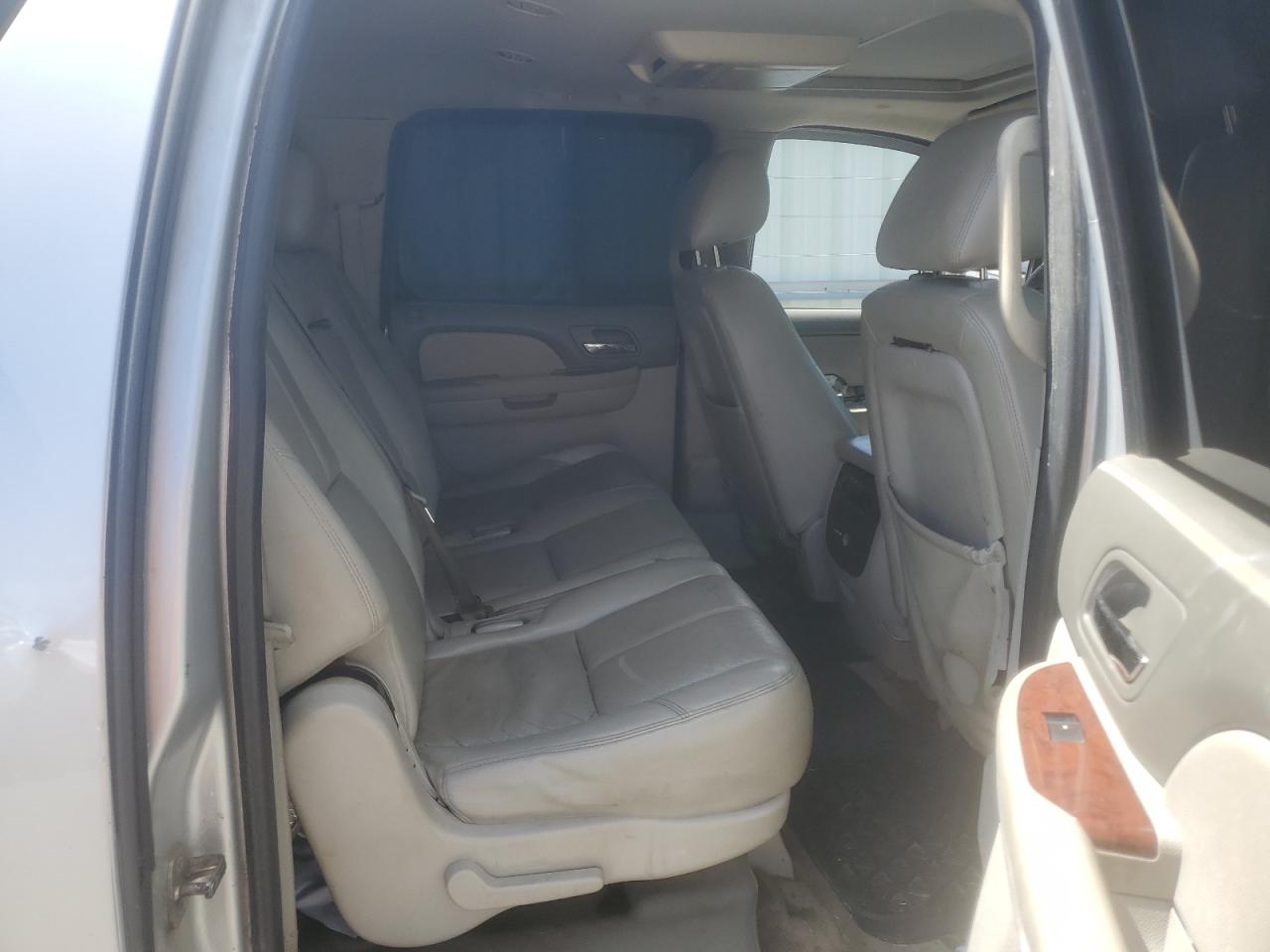 2013 Chevrolet Suburban C1500 Lt VIN: 1GNSCJE06DR118576 Lot: 61928635