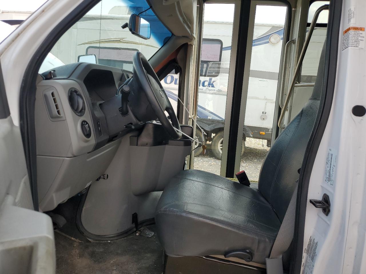 2019 Ford Econoline E350 Super Duty Cutaway Van VIN: 1FDEE3FS2KDC19132 Lot: 59323195