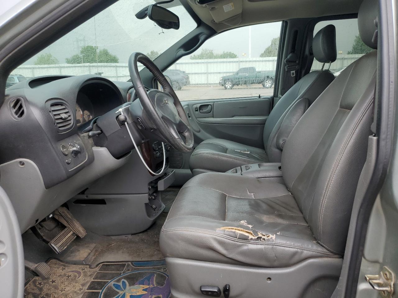 2004 Chrysler Town & Country Touring VIN: 2C4GP54L14R589972 Lot: 61873205