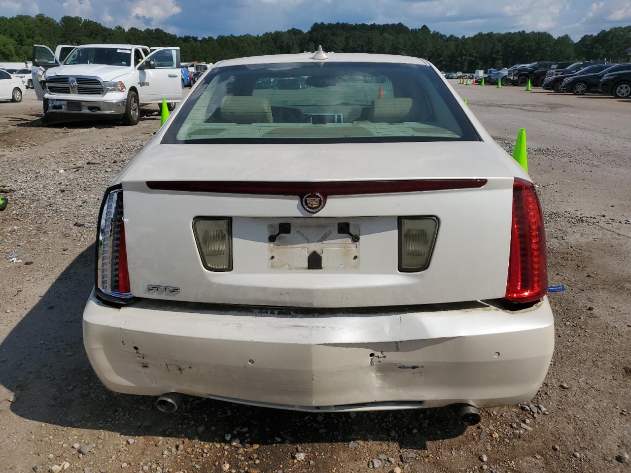 2011 Cadillac Sts Luxury VIN: 1G6DW6ED6B0135911 Lot: 61962405