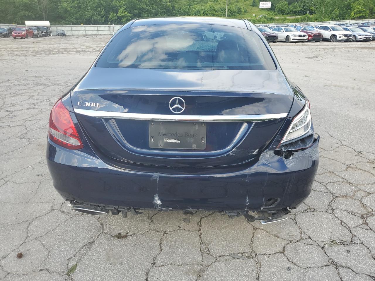 2015 Mercedes-Benz C 300 VIN: 55SWF4JB7FU055389 Lot: 61309175