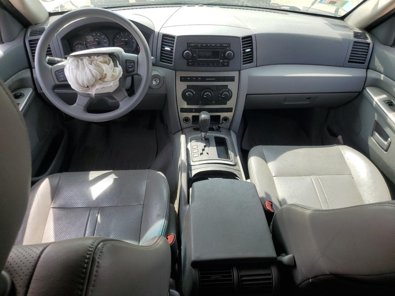2005 Jeep Grand Cherokee Laredo VIN: 1J4GR48KX5C581833 Lot: 60975355