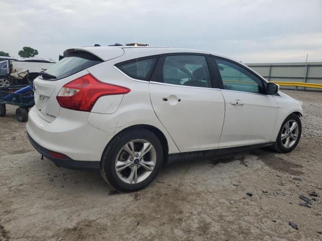 Hatchbacks FORD FOCUS 2012 White