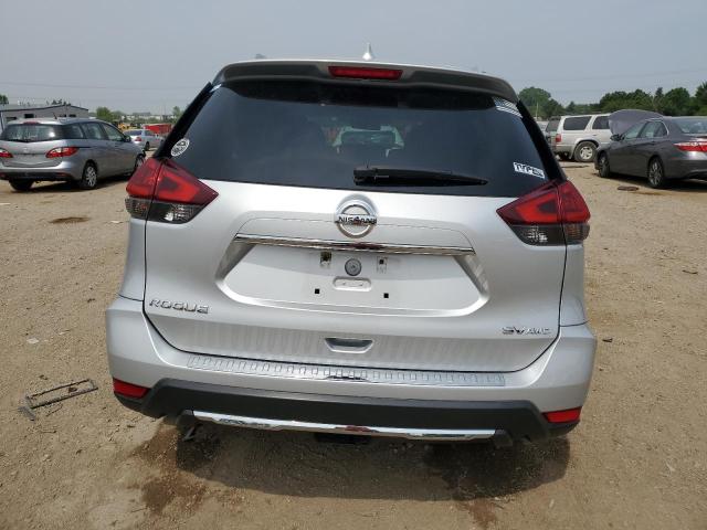  NISSAN ROGUE 2018 Srebrny