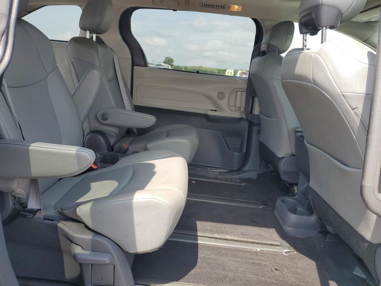 2021 Toyota Sienna Xle VIN: 5TDJRKEC8MS003563 Lot: 63017095