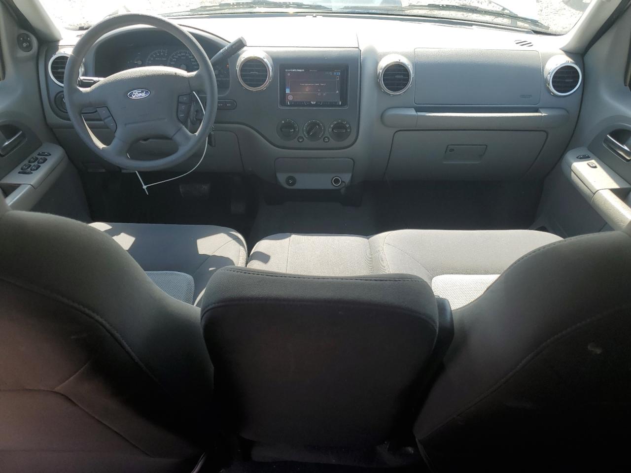 2004 Ford Expedition Xlt VIN: 1FMPU15L44LB35073 Lot: 61800145