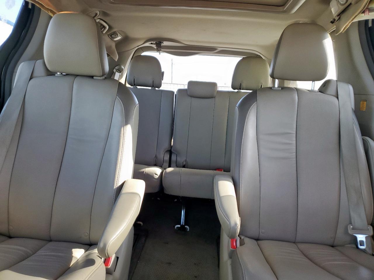 2013 Toyota Sienna Xle VIN: 5TDYK3DC5DS392978 Lot: 62954165