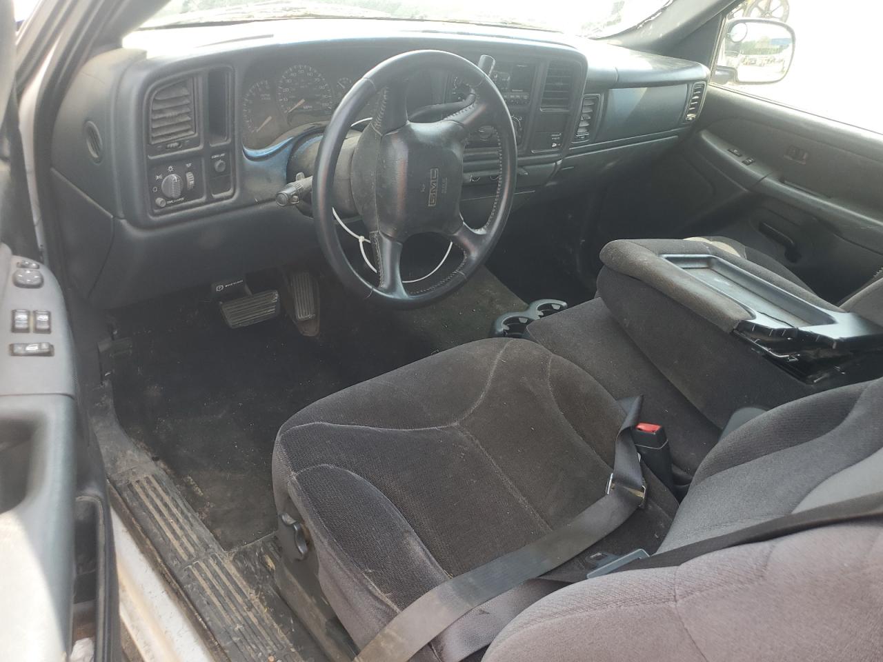 2002 GMC New Sierra C1500 VIN: 2GTEC19T321361133 Lot: 60156045