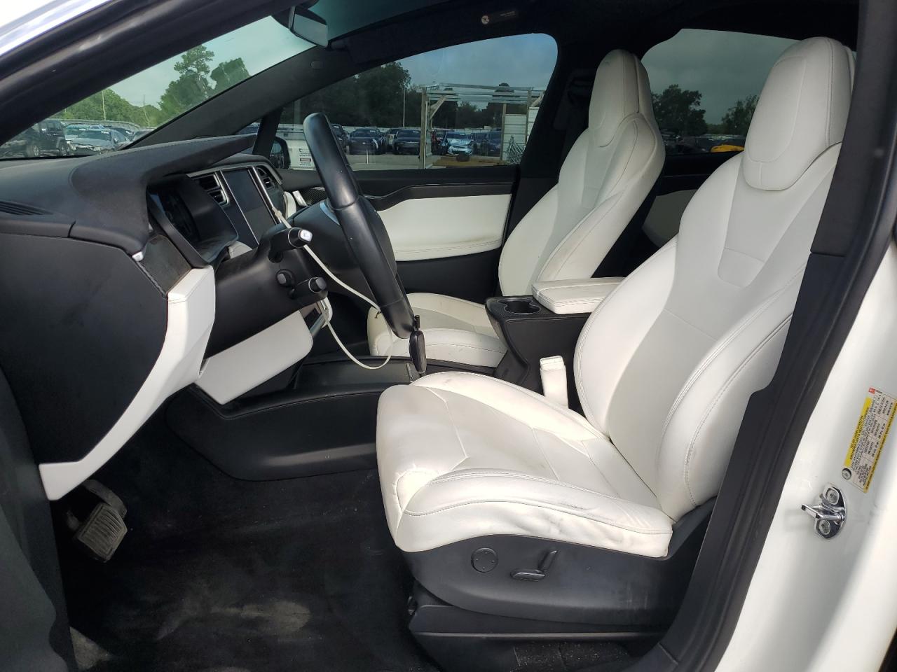 2017 Tesla Model X VIN: 5YJXCAE2XHF055042 Lot: 60286955