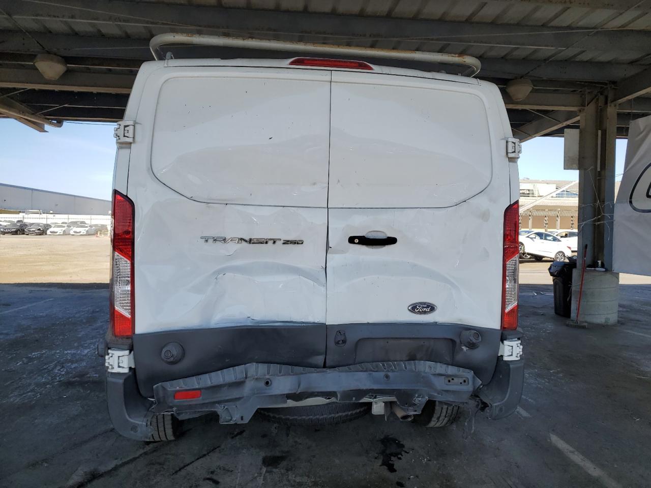 VIN: 1FTYR2YM3JKA96093 2018 FORD TRANSIT